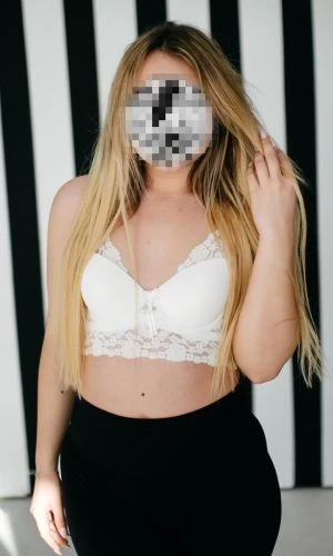 Elegant Housewife Call Girl in Gurgaon - Raat Ko Lelo